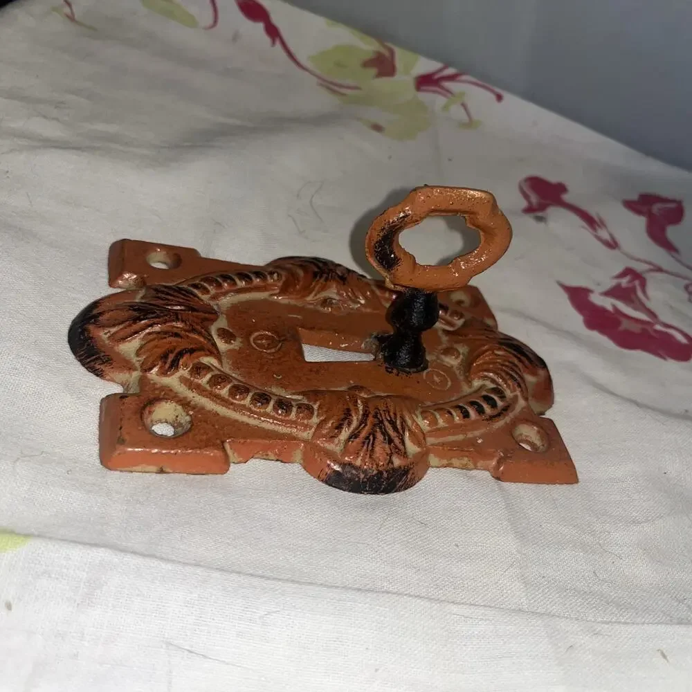 Skeleton Key in Lock Hook Coat Holder Hat Towel Hanger Cast Iron Vintage Style